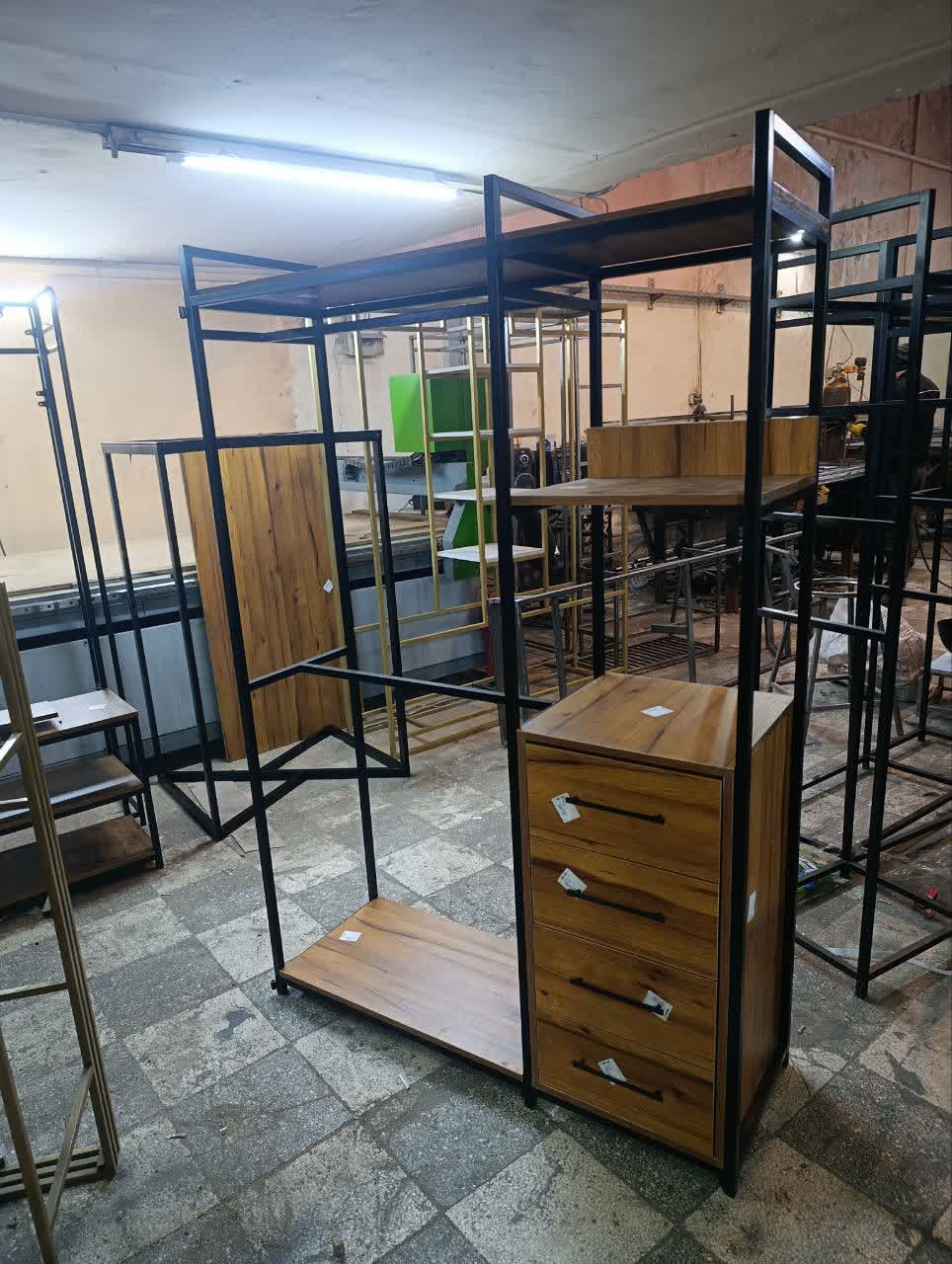 رگال لباس و جاکفشی