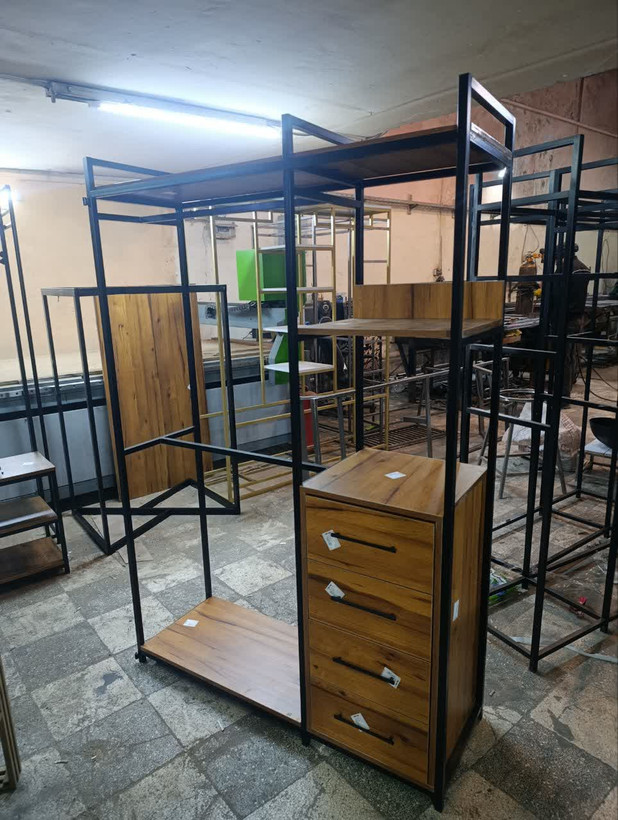 رگال لباس و جاکفشی